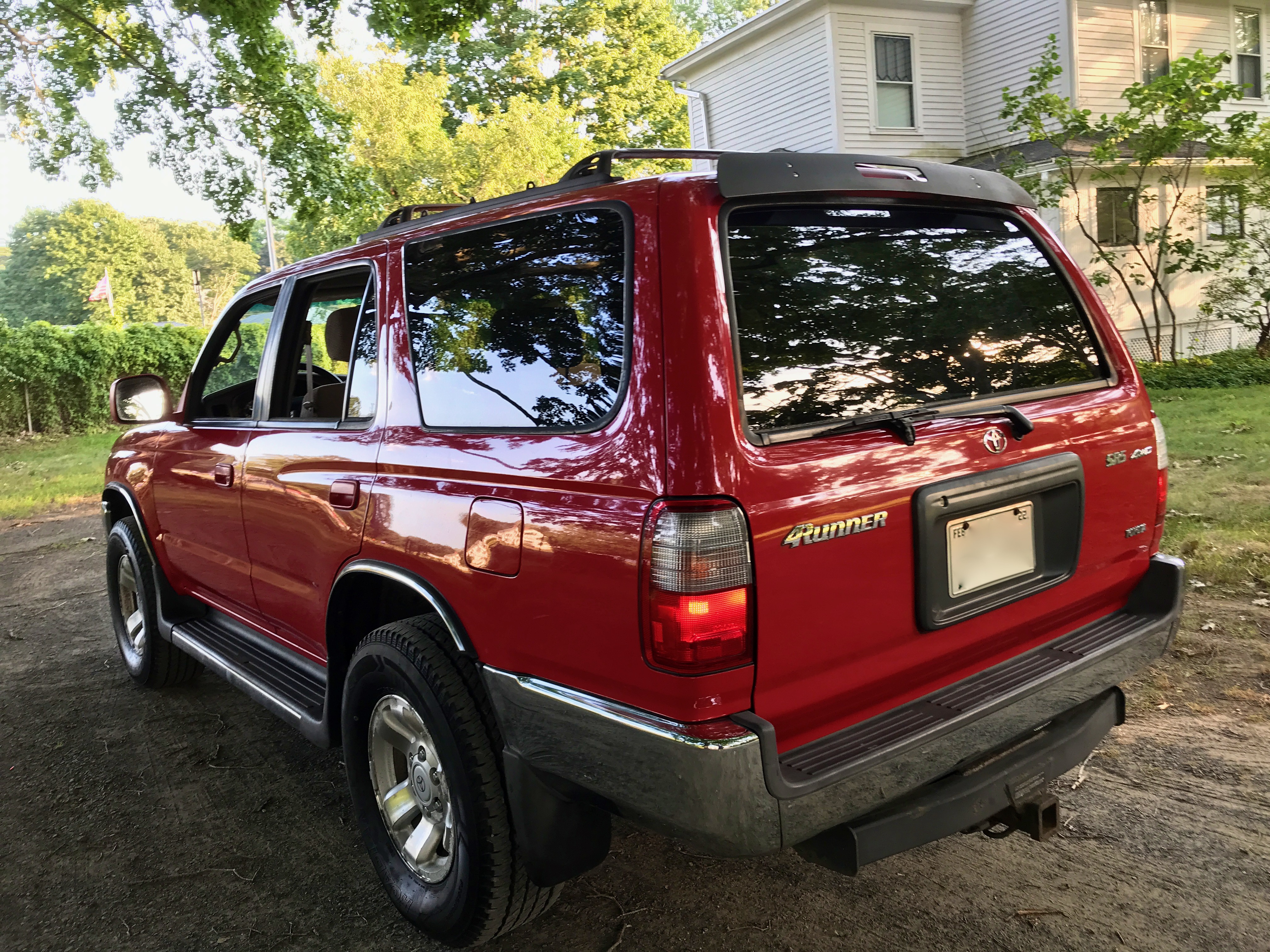 Go Motors Niantic, CT Purveyors of 3rd Generation Toyota 4Runners and other lengedary classics